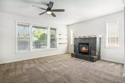 889 NW 13th Street, Redmond, OR 97756 - Photo 9