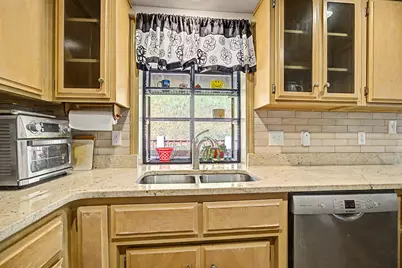 5366 Pioneer Road, Medford, OR 97501 - Photo 7