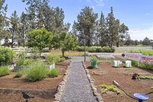 21837 Repine Dr, Bend, OR 97701 - Photo 29