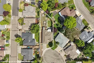 1841 Cascadia Cir, Medford, OR 97504 - Photo 3