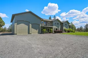 21283 Dove Ln, Bend, OR 97702 - Photo 11