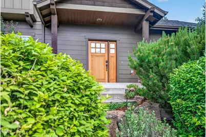 61433 Linton Loop, Bend, OR 97702 - Photo 11