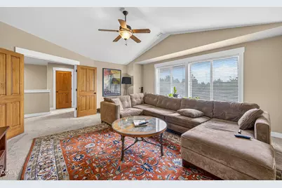 61433 Linton Loop, Bend, OR 97702 - Photo 45