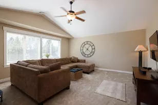 61433 Linton Loop, Bend, OR 97702 - Photo 17