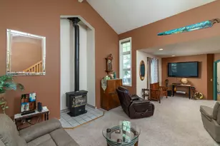 1757 NE Bobbie Ct, Bend, OR 97701 - Photo 5