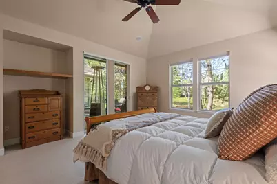 62022 Fall Creek Loop, Bend, OR 97702 - Photo 15