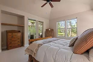 62022 Fall Creek Loop, Bend, OR 97702 - Photo 15