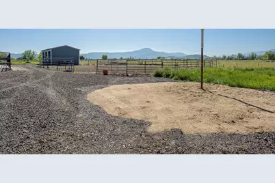 5900 Peace Lane, Central Point, OR 97502 - Photo 59