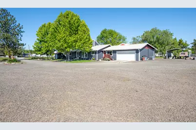 5900 Peace Lane, Central Point, OR 97502 - Photo 45
