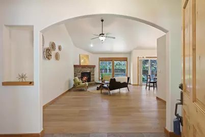 60825 Grand Targhee Drive, Bend, OR 97702 - Photo 3