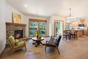 60825 Grand Targhee Dr, Bend, OR 97702 - Photo 5