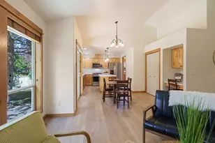 60825 Grand Targhee Dr, Bend, OR 97702 - Photo 7