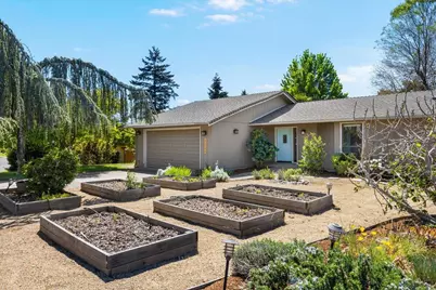 3034 Lazy Creek Drive, Medford, OR 97501 - Photo 5