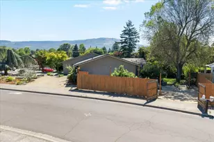 3034 Lazy Creek Dr, Medford, OR 97501 - Photo 33