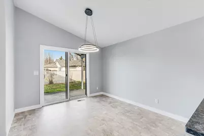 959 Westrop Drive, Central Point, OR 97502 - Photo 11