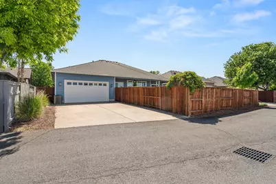 262 Robert Trent Jones Boulevard, Eagle Point, OR 97524 - Photo 37