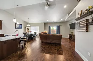 1956 Layla Dr, Medford, OR 97501 - Photo 11