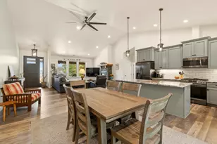 6914 Redstart Rd, Klamath Falls, OR 97601 - Photo 17