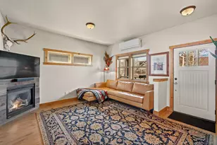 353 E Aspenwood Ave, Sisters, OR 97759 - Photo 5
