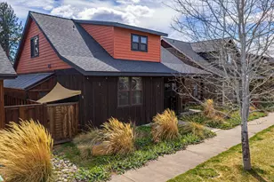 353 E Aspenwood Ave, Sisters, OR 97759 - Photo 3