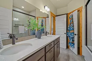 353 E Aspenwood Ave, Sisters, OR 97759 - Photo 19