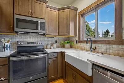 353 E Aspenwood Avenue, Sisters, OR 97759 - Photo 13