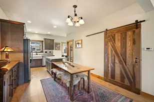 353 E Aspenwood Ave, Sisters, OR 97759 - Photo 9