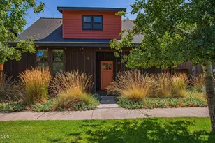 353 E Aspenwood Ave, Sisters, OR 97759 - Photo 1