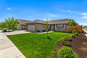 3499 NW 9th Ln, Redmond, OR 97756 - Photo 3