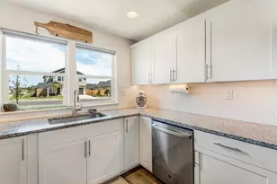 3499 NW 9th Ln, Redmond, OR 97756 - Photo 13