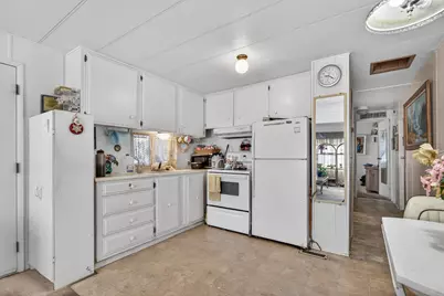 2252 Table Rock Road #SPC 5, Medford, OR 97501 - Photo 9