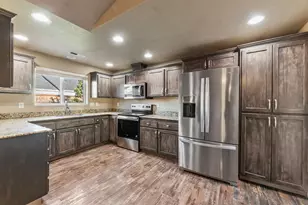 8414 Atlantic Ave, White City, OR 97503 - Photo 11