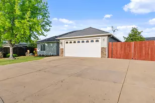 8414 Atlantic Ave, White City, OR 97503 - Photo 1