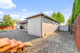 8414 Atlantic Ave, White City, OR 97503 - Photo 25
