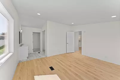 4729 S Pacific Highway #32, Phoenix, OR 97535 - Photo 9