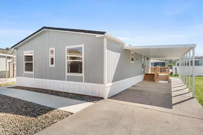 4729 S Pacific Highway #32, Phoenix, OR 97535 - Photo 1