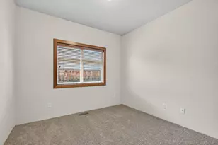 1621 Monarch Ln, Medford, OR 97504 - Photo 17