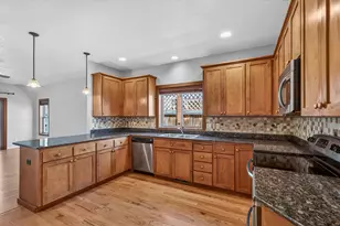 1621 Monarch Ln, Medford, OR 97504 - Photo 5