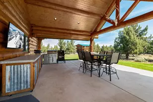 18204 Fadjur Ln, Sisters, OR 97759 - Photo 9