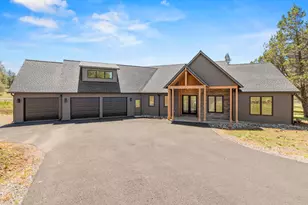 1194 Wheeping Birch Ct, Klamath Falls, OR 97601 - Photo 1