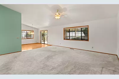 1007 NW Regent Drive, Grants Pass, OR 97526 - Photo 5