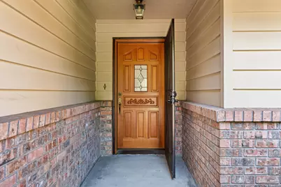 1007 NW Regent Drive, Grants Pass, OR 97526 - Photo 3