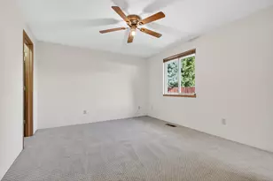 2129 Jubilant Ave, Medford, OR 97504 - Photo 9