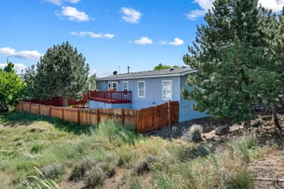 215 SE J Street, Madras, OR 97741 - Photo 3