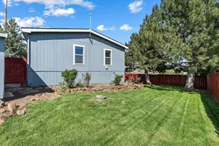 215 SE J St, Madras, OR 97741 - Photo 5