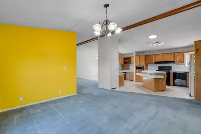 215 SE J Street, Madras, OR 97741 - Photo 17