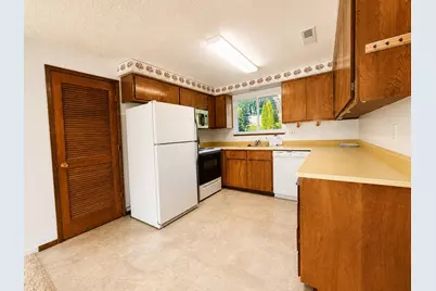 734 Brookside Circle, Rogue River, OR 97537 - Photo 5