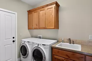 1202 SE Yarrow Ave, Madras, OR 97741 - Photo 13