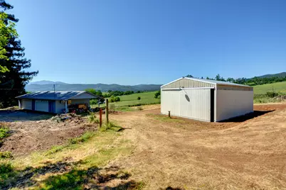1545 Old Stage, Medford, OR 97502 - Photo 53