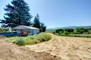1545 Old Stage, Medford, OR 97502 - Photo 61